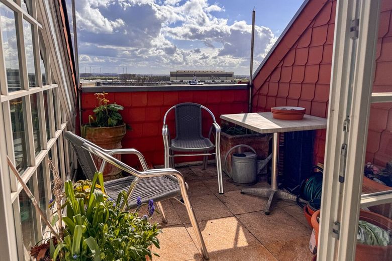 Kapitalanlage mit historischem Charme: 2 Zimmer Maisonett mit Tiefgarage und Balkon in Vegesack – Balkon