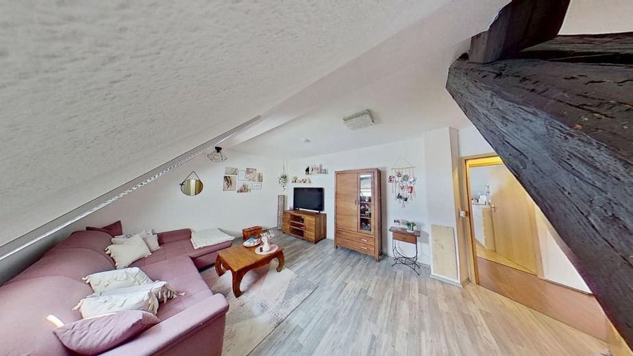 Helle, gemütliche 3-Raum-Wohnung sucht neue Mieter – Wohnzimmer