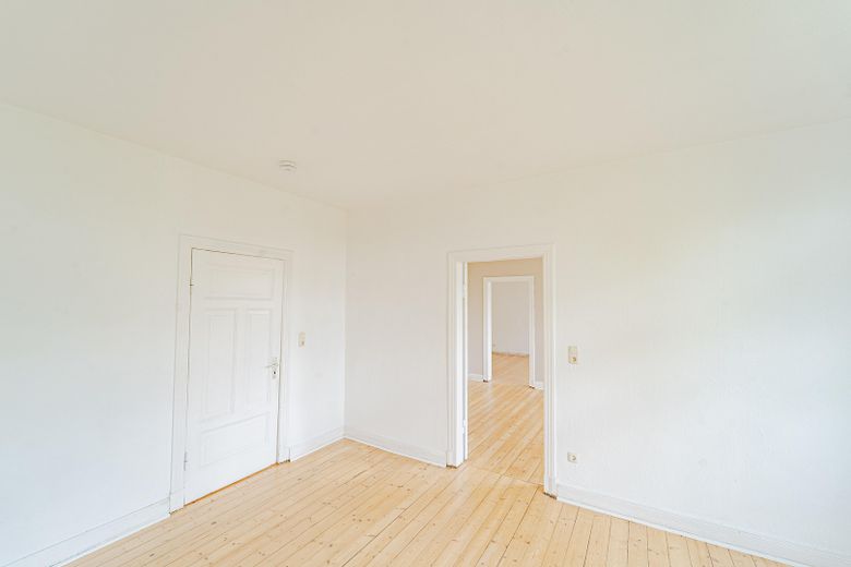3-Zimmer-Altbauwohnung, 91 m², mit Balkon und Gemeinschaftsgarten – Foto 3