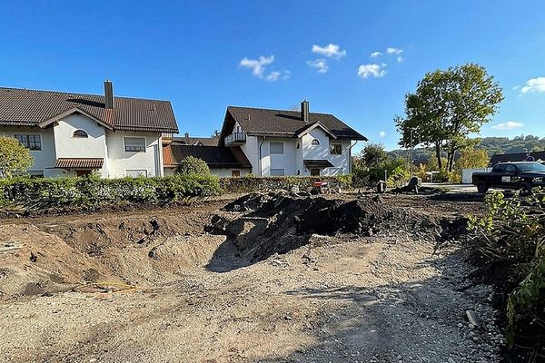 Bouwstart heeft plaatsgevonden!  Modern hoekhuis in rustige ligging van Wolfratshausen