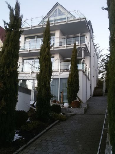 Leben in bevorzugter Lage – Blick auf das Haus