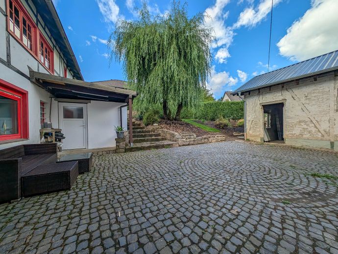 Handwerker & große Familien aufgepasst: Dreikanthof mit gültiger Baugenehmigung – 3 - Innenhof Nebengebäude