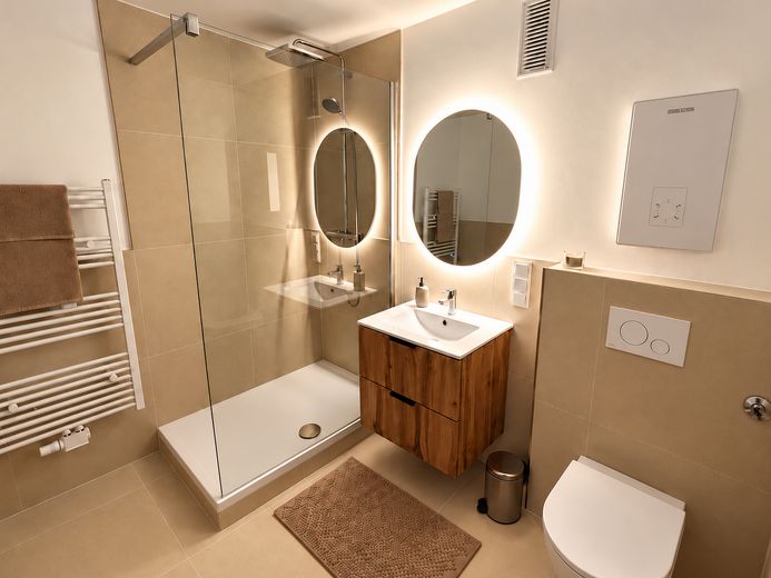 Neu sanierte 3 Zimmer Wohnung in Röthenbach – Loggia, Aufzug, keine Käuferprovision – Bad