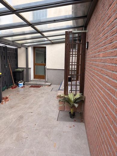 Drei freie Wohnungen, großer Garten – Mehrgenerationenwohnen in Werne – Überdachte Terrasse