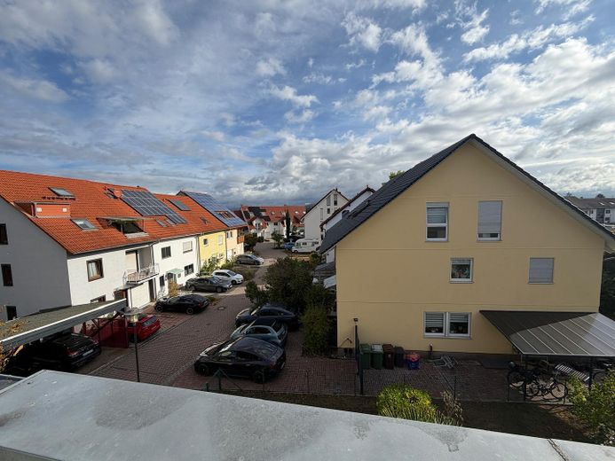 Zadbana 4,5-pokojowa maisonette z balkonem i kuchnią zabudowaną w Brühl, bez prowizji – Ausblick vom Balkon