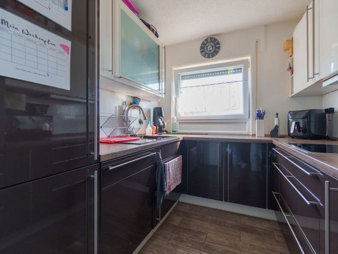 MURRHARDT: Tip Top renovierte 3 Zi-Wohnung - schöne Einbauküche - Balkon. – Bild 7