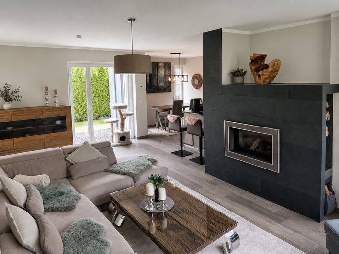 Casa unifamiliare di alta qualità in costruzione massiccia con moderna tecnologia energetica e giardino elegante – Foto 7