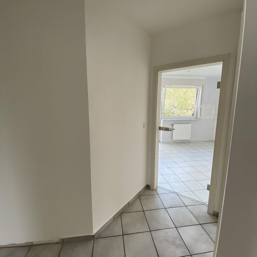 großzügige Wohnung zentral gelegen – Foto 8
