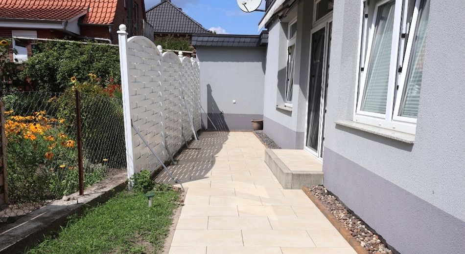 Hell geschnittene 105 m² Einliegerwohnung mit Terrasse & Wohnküche – Terasse