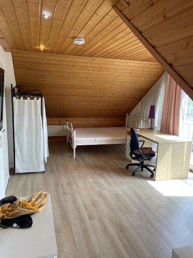Sanierte 2-Zimmer-Wohnung in TOP-Lage - Sofort verfügbar! – Wohnzimmer Teil 3