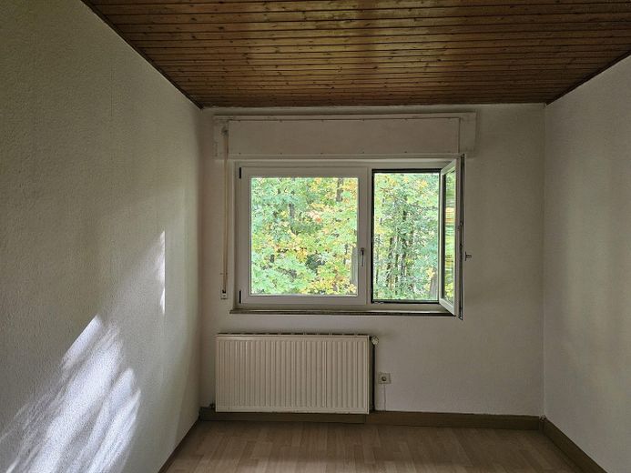 Kapitalanlage mit hoher Rendite: Helle sanierte Wohnung mit Balkon – Schlafzimmer