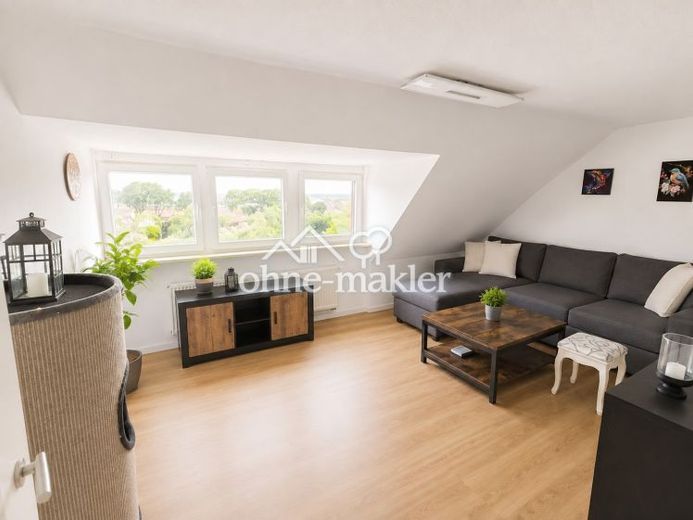 Gemütlich & großzügig – helle 3-Zimmer-Wohnung im Dachgeschoss – Foto 1