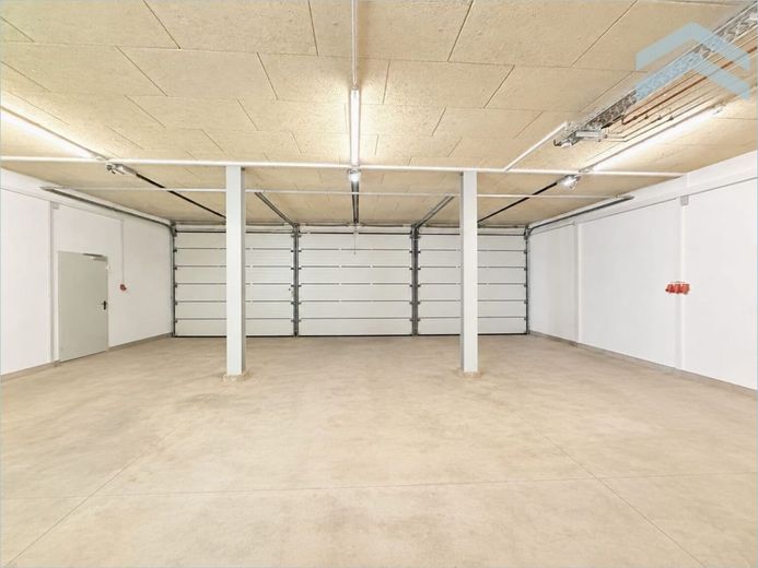 Wohn- &amp; Hobbyparadies -› XXL Garage, Schwedenofen, Wärmepumpe &amp; PV-Anlage – Garage / Hobby