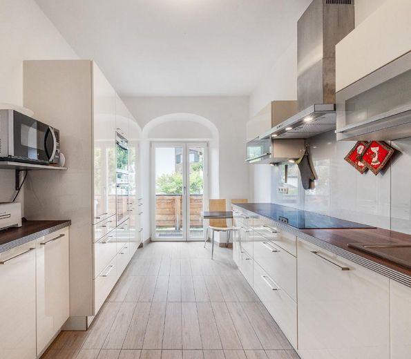 Großzügige 4,5-Zi.-Wohnung (175 m²) mit Dachterrasse & Wallbergblick in Bad Wiessee – Küche