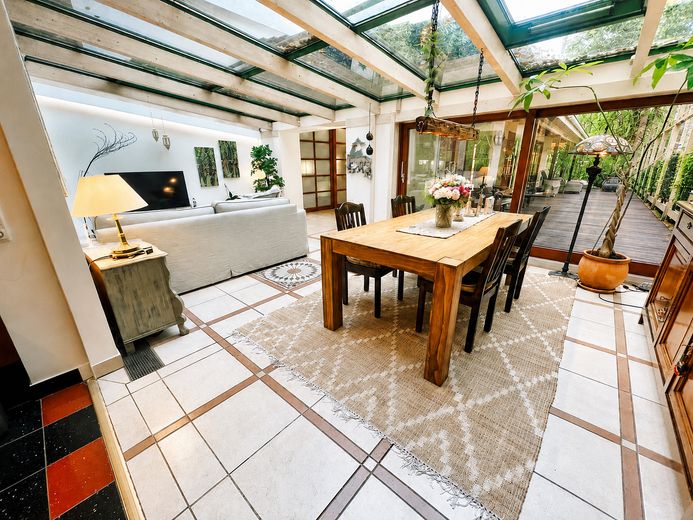 Maisonette con terrazza in legno e posto auto in affitto – 0EG_B_Wintergarten_1