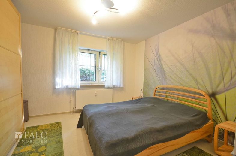 Schöne Wohnung am Schloss Bensberg – Schlafzimmer