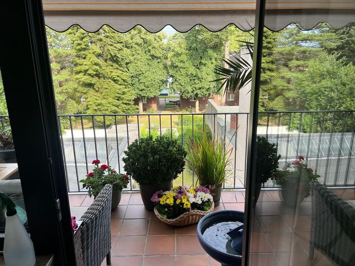Helle 3 Zimmer-Wohnung in Eicken – Blick in die Gärten