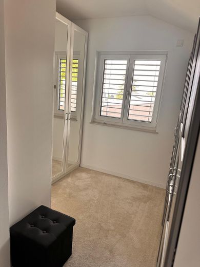 Exklusive Designvilla mit Panoramablick+Einliegerwohnung – Luxus, der Maßstäbe setzt – OG Ankleide