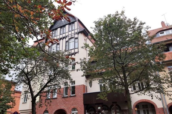 Vacant, commission-free 2-room apartment in Giebichenstein – conversion to 3 rooms possible