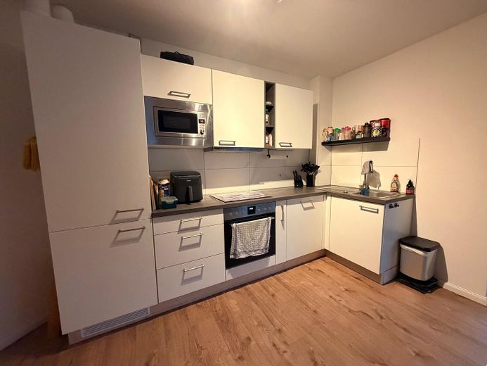 Modern & energieeffizient: 4 Zimmer mit großem Balkon und Blick ins Grüne – Foto 7