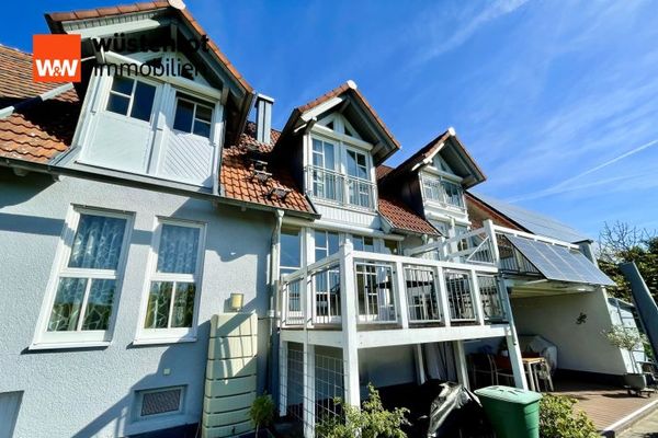 *ZWEI SCHÖNE HÄUSER auf einem Grundstück: Mit Terrasse, Garten, Balkone, Garage,Stellplätze