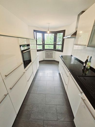 Geschmackvolle 4-Raum-Maisonette-Wohnung mit gehobener Innenausstattung, EBK und großem Balkon – Küche