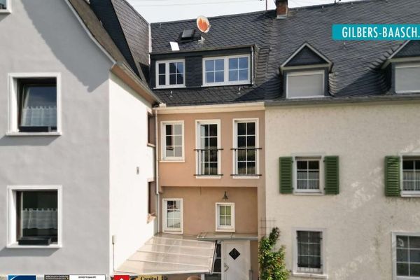 Zeltingen-Rachtig: casa residenziale modernizzata ed efficiente dal punto di vista energetico con appartamento indipendente