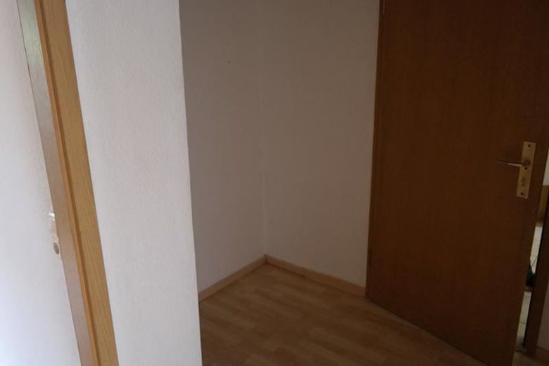 * Günstige 1-Zimmer mit Einbauküche, Laminat und Dusche * – SAM_8071
