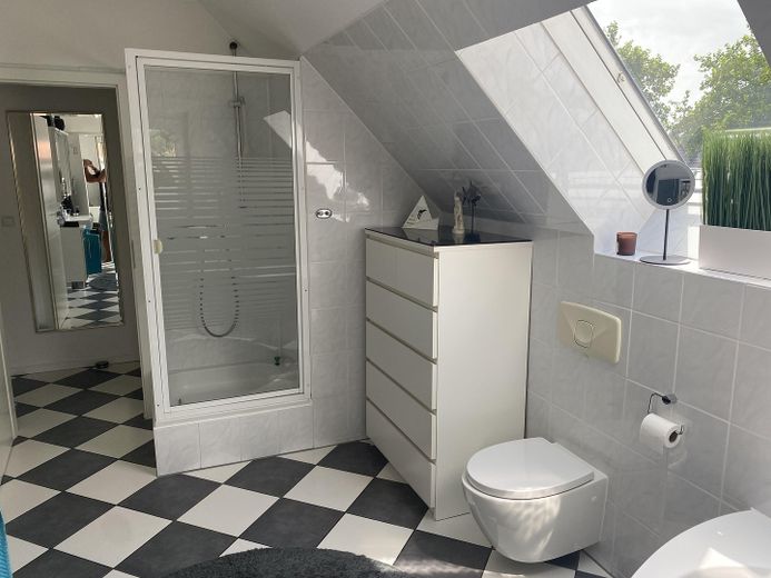 Charmantes Einfamilienhaus in Ostseenähe - Provisionsfrei – Bad mit Dusche und WC