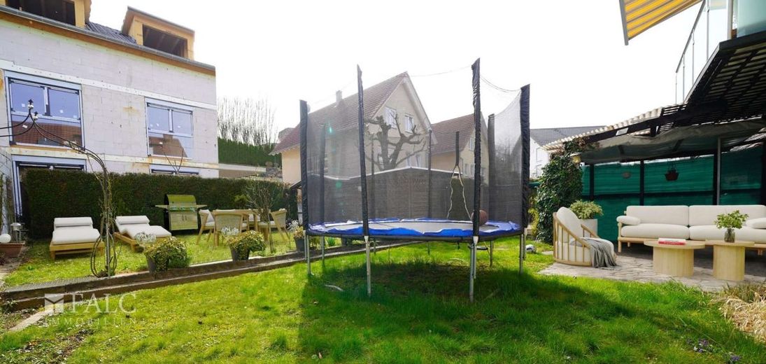 Bezugsfrei! 5 Zimmer, Terrasse und Garten - FALC Immobilien Heilbronn – Relax-Zone im Freien