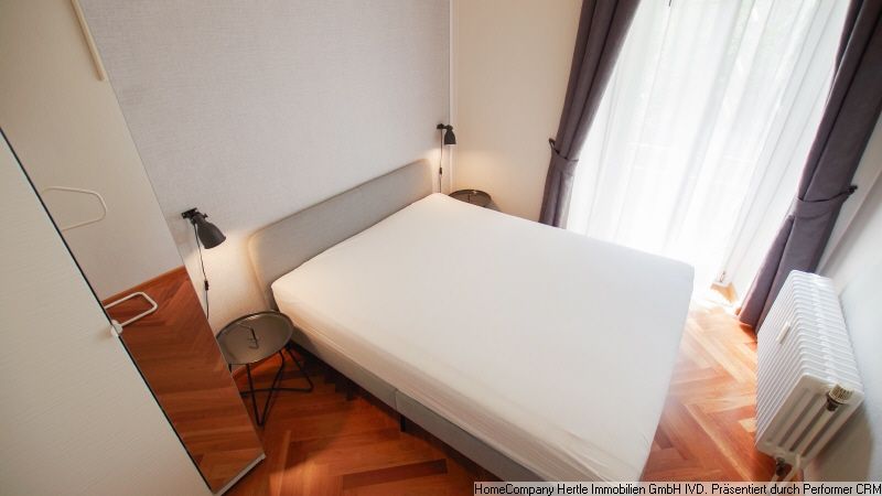 Sözleşme imzalanmak üzere: Aydınlık ve ferah döşenmiş, asma katta, 2 – 6 ay süreyle, Konzerthaus'un hemen yanında; tren istasyonuna ve Freiburg şehir merkezine yürüme mesafesinde – 45e7729fa97c7c3c4b3189fac9b7a94cfc7e44e4.jpg