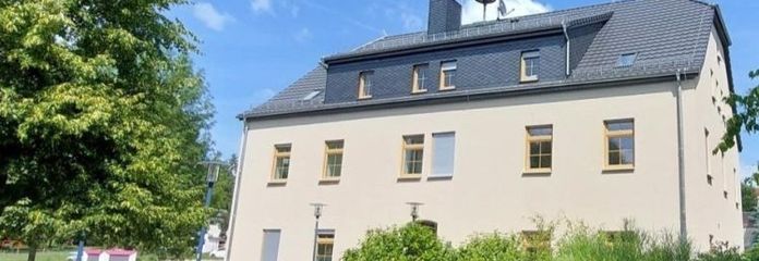 Wunderschöne große 2 Raumdachgeschoßwohnung mit Balkon, hochwertiger Einbauküche und Fahrstuhl