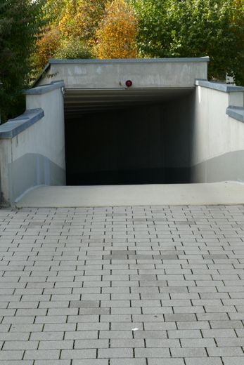 PROVISIONSFREI! Exklusives 4-Zimmer Penthouse in ruhiger Lage in Rosenheim Süd – Einfahrt TG