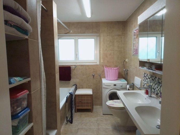 Geniş 4.5 odalı daire+bahçe+carport+teras+envanter !! – Badezimmer