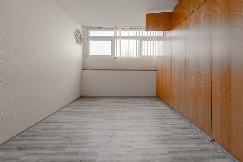 Büro + Werkstatt + Showroom | Glaseingang | ab 393 m² bis 700 m² | sofort! Kostenlose Werbefläche! – Büro