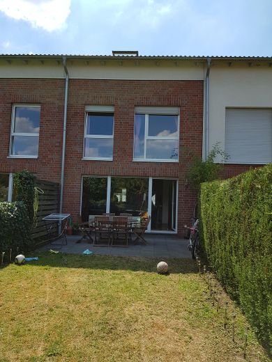 Schönes, ruhig gelegenes Reihenmittelhaus (Energiekl. B), 4 Zi, 2 Bäder, Garage, 200m zur U-Bahn – फोटो 2