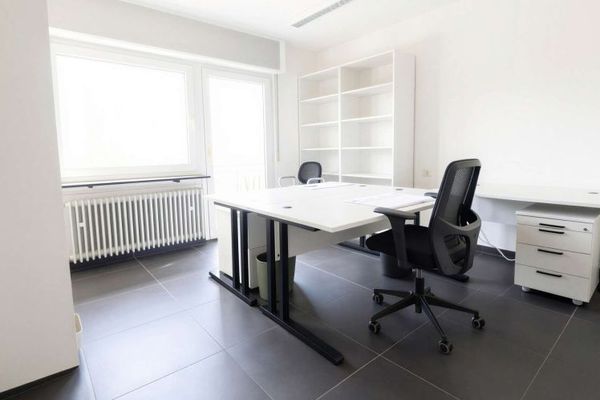 WRS Immobilien - إرلنسيه - مساحة مكتب صغيرة في موقع مركزي - مع شرفة وحمام دش