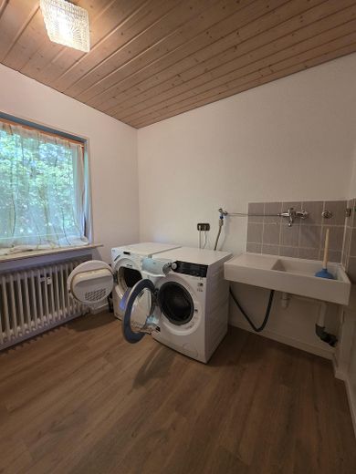 WG-Neugründung Tübingen: 180 m² Wohnen im Grünen, 450 m² Garten, Top-Bad & All-In-Pauschale – Waschraum m. Trocker u. WAMA
