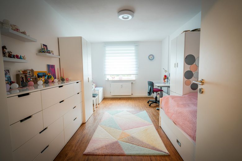 Appartement de 5 pièces de 172 m² sur un seul niveau – spacieux et adapté aux personnes âgées – 1.Kinder-,Gästezimmer o. Büro