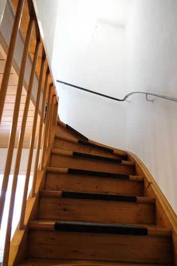 Gemütliches & bezugsfertiges Reihenmittelhaus in ruhiger, zentraler Lage von Senden Ay – Treppenaufgang