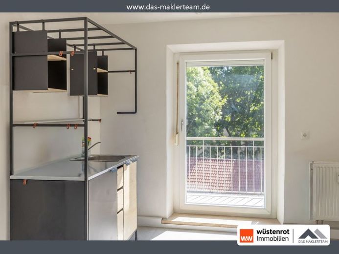 Balkonlu, merkezi konumda ve konfor sunan, iyi planlanmış 2 odalı mutfak-banyo daire – Fotoğraf 1