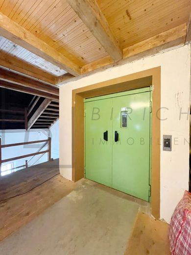 Produktions- Lagerhalle 3300m² auf 2225m² Grundstück, angrenzend an die Autobahn A7 nähe Kempten – Aufzug