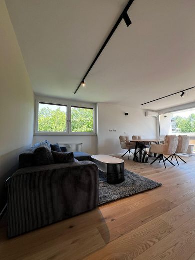 2-3-Zimmer Premium‑Apartment am Olympiapark – Erstbezug nach Vollsanierung mit flexiblem Grundriss – Wohnbereich