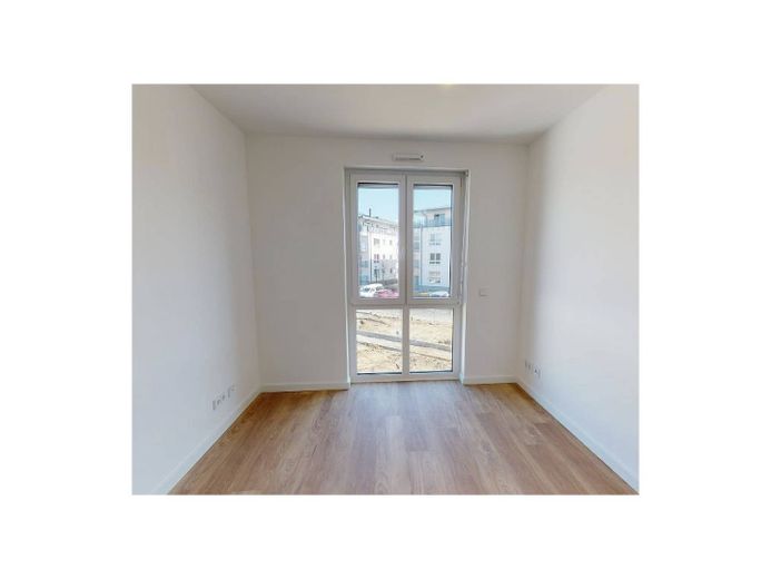 Helle 3-Zimmer-Wohnung mit Balkon und Dusche + Badewanne in Nauen! – Schlafzimmer