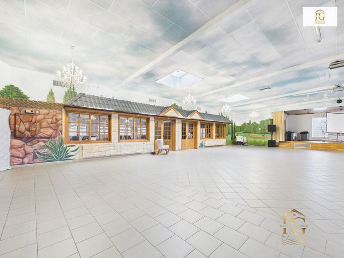 Beliebtes attraktives Restaurant im Stadtkern von Hemmoor mit Kegelbahn, großen Saal mit ca. 300 Sitzplätzen,Bühne, Gäste Zimmer, Außenterrasse – Festsaal