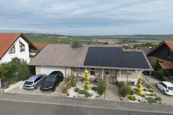 Twee-onder-een-kapwoning met weids uitzicht en grote tuin