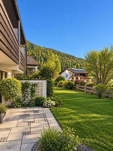 Première occupation à partir du 1.11.2026 – Studio de 43 m² rénové avec des matériaux haut de gamme, terrasse, jardin et vue sur les montagnes – Terrasse und Garten