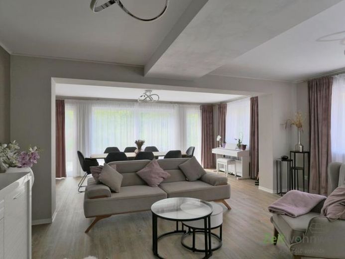(EF1387_M) Jena: Bürgel, möbliertes Wohnhaus mit Balkon und Terrasse im OT Poxdorf, Grundreinigung inklusive – फोटो 1