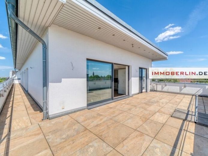 IMMOBERLIN.DE - Intero piano! Appartamento spazioso con ascensore privato, terrazza esposta a sud-ovest e posto auto – Foto 1