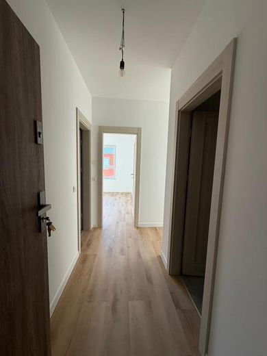Neuwertige 3-Zimmer Wohnung, Fussbodenheizung in Berlin Biesdorf, B12 – Flur